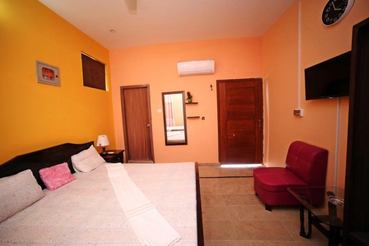 Season Inn การาจี ภายนอก รูปภาพ